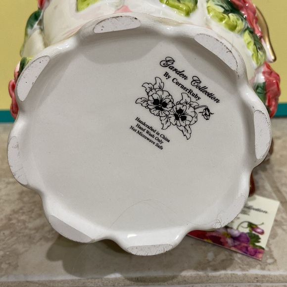 Corner Ruby Pitcher - Picture 8 of 9